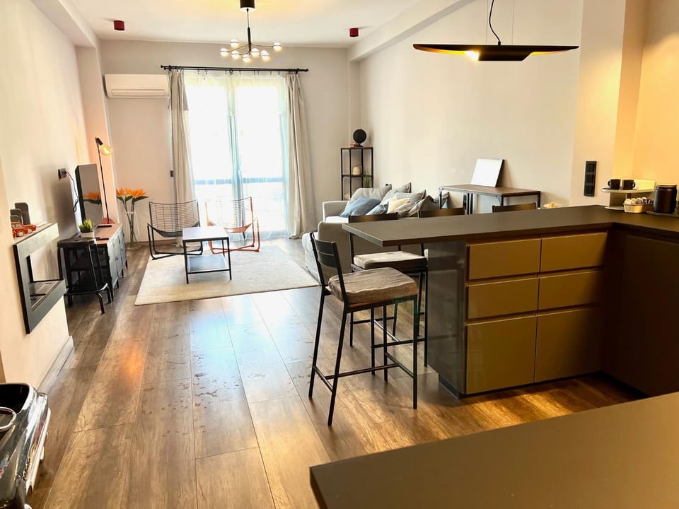Kitchen or kitchenette, Living room