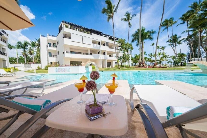 Pool view, Swimming pool