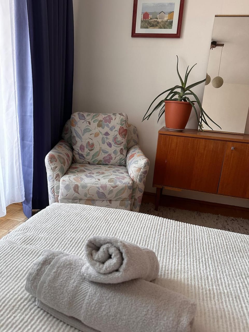 Bed, Seating area, Bedroom, towels