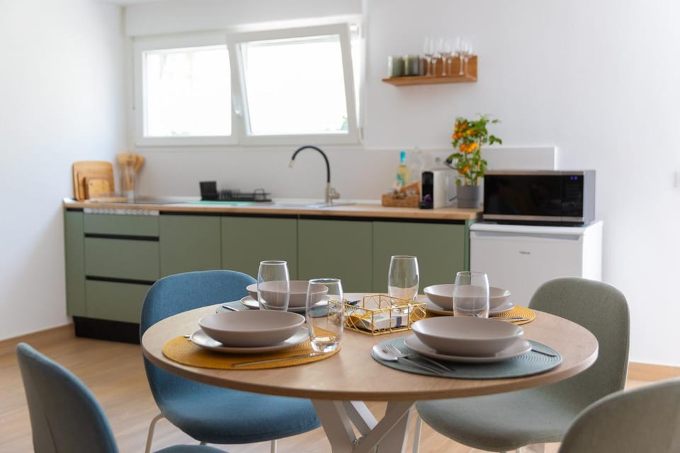 Coffee/tea facilities, Dining area