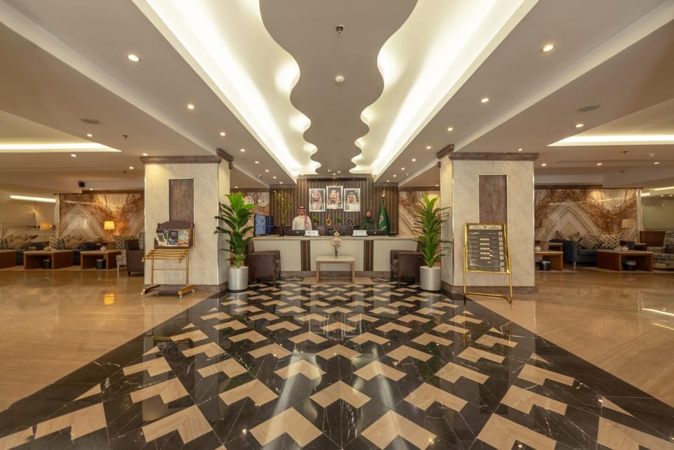 Lobby or reception, Lobby or reception