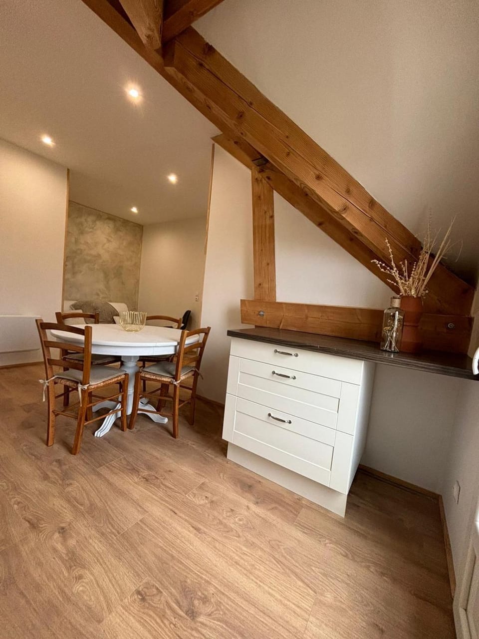 Gite de l'Ormes Magnolia Apartment in Île-de-France