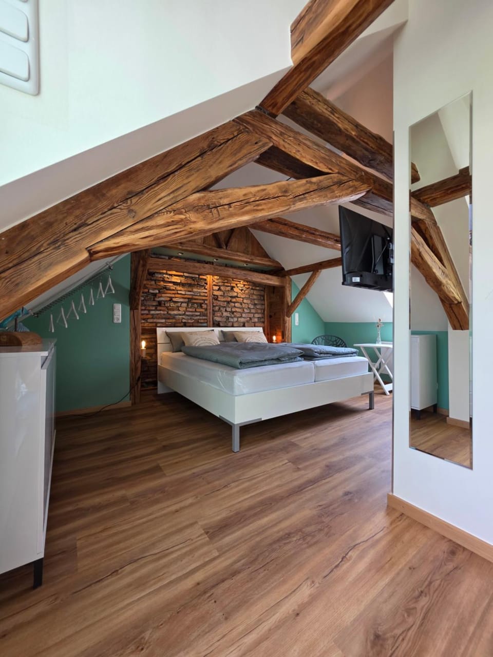 Bed, TV and multimedia, Living room, Bedroom