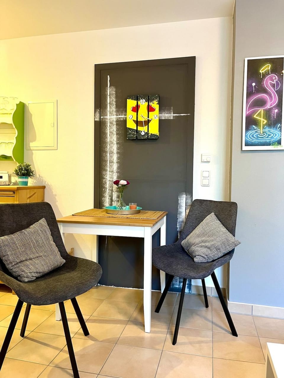 Seating area, Dining area