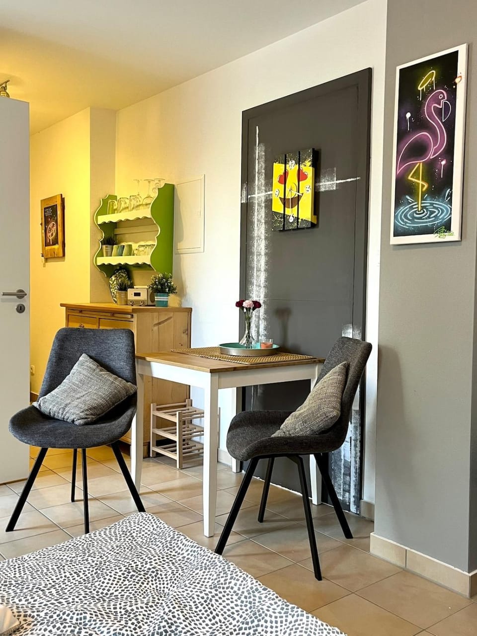 Seating area, Dining area