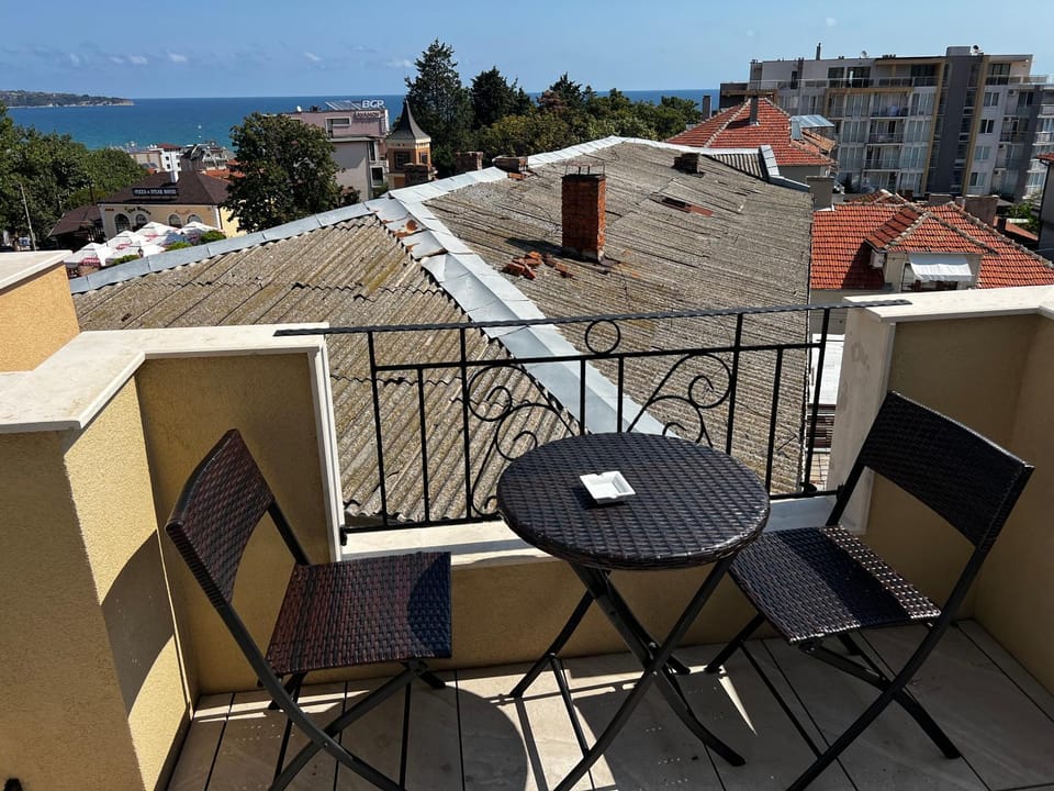 Natural landscape, View (from property/room), Balcony/Terrace