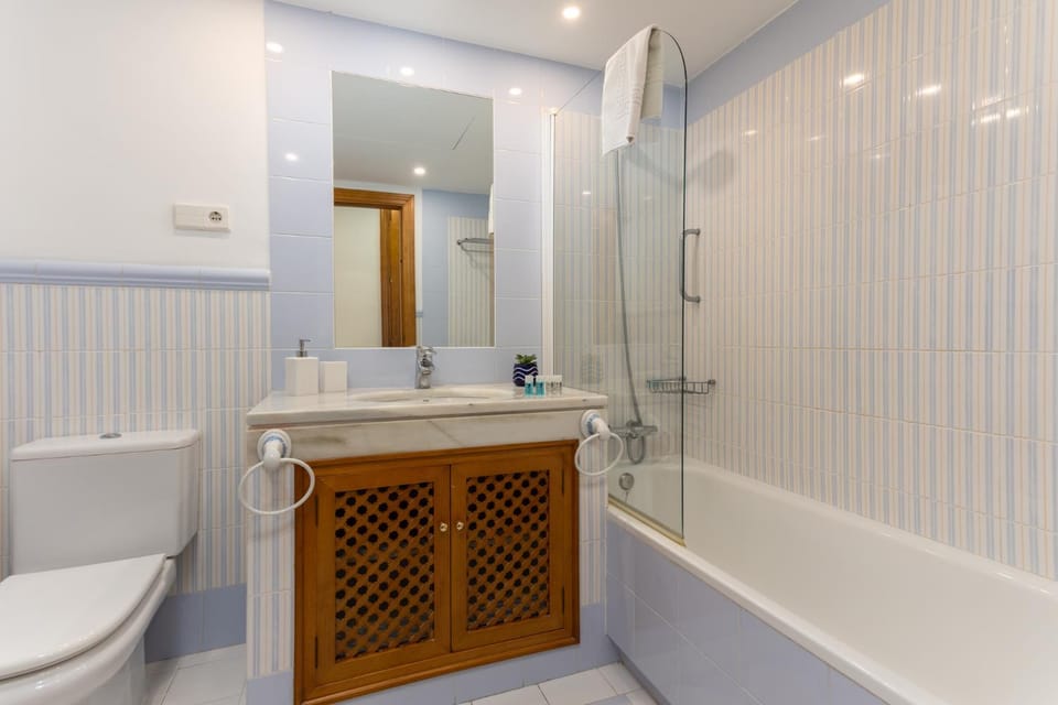 7A MTR - Marbella Temporary Rent Apto 2 Dormitorios Sea View Apartment in Marbella