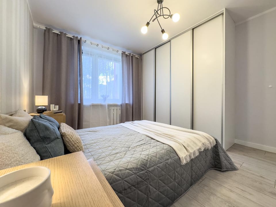 Bed, Photo of the whole room, Bedroom, wardrobe