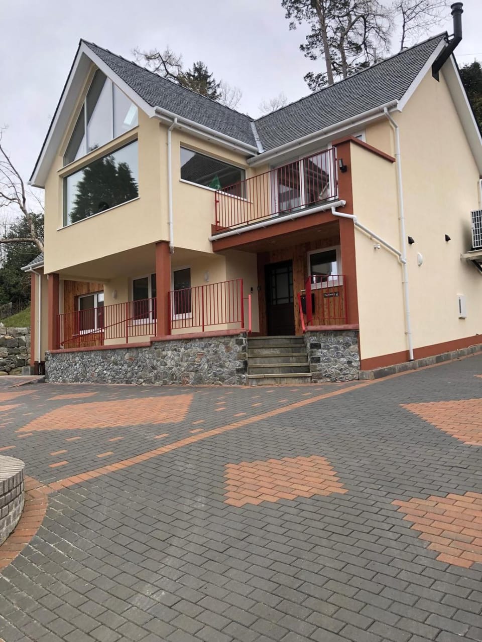 Property building, Day