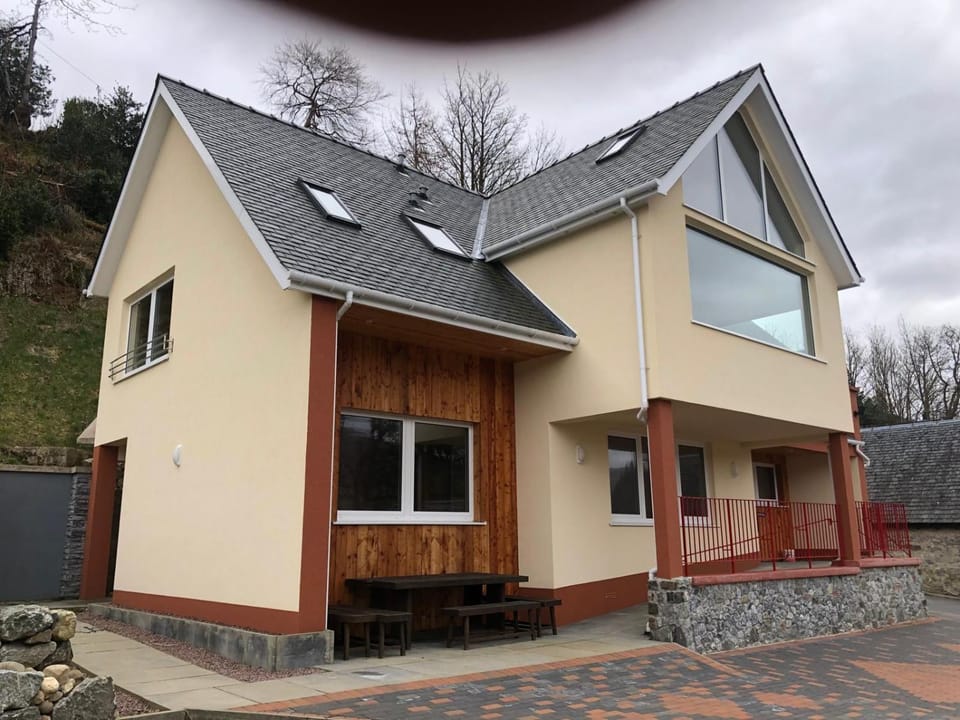 Property building, Day