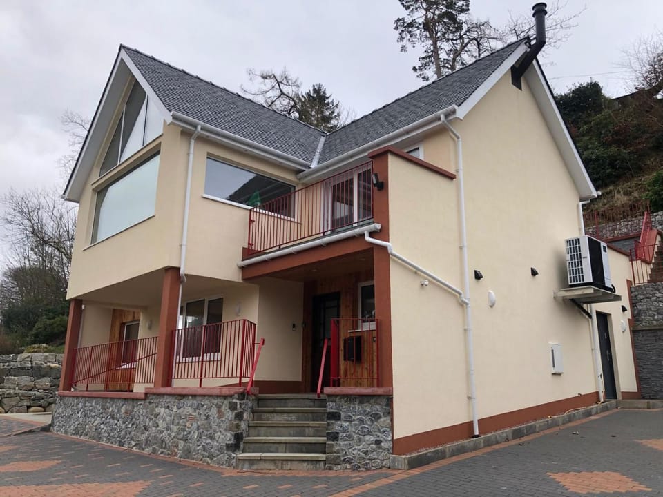 Property building, Day