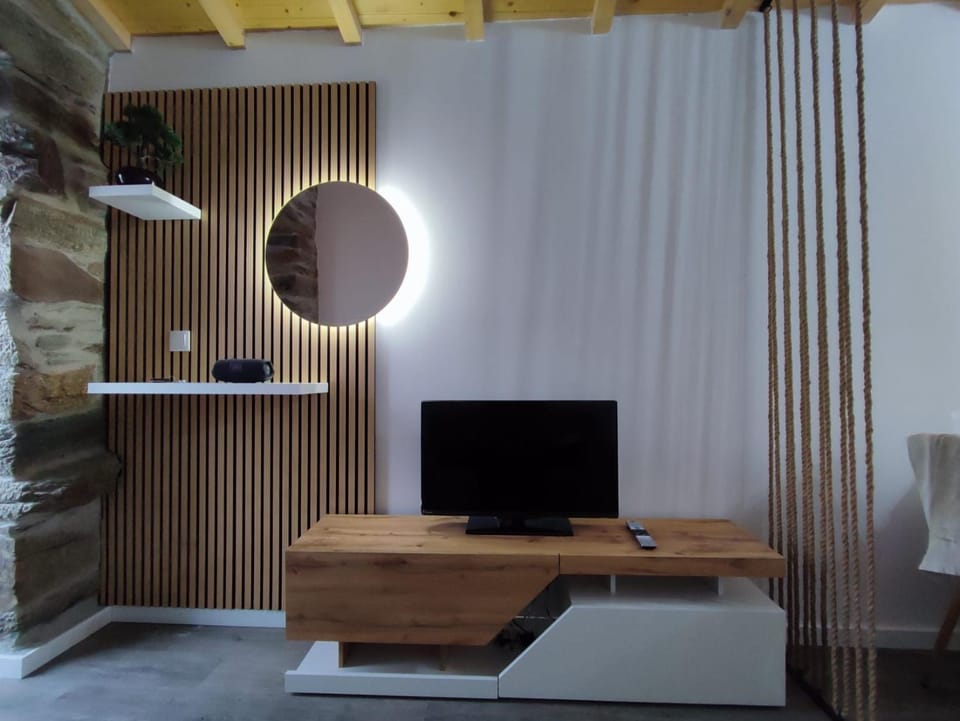 Communal lounge/ TV room, TV and multimedia