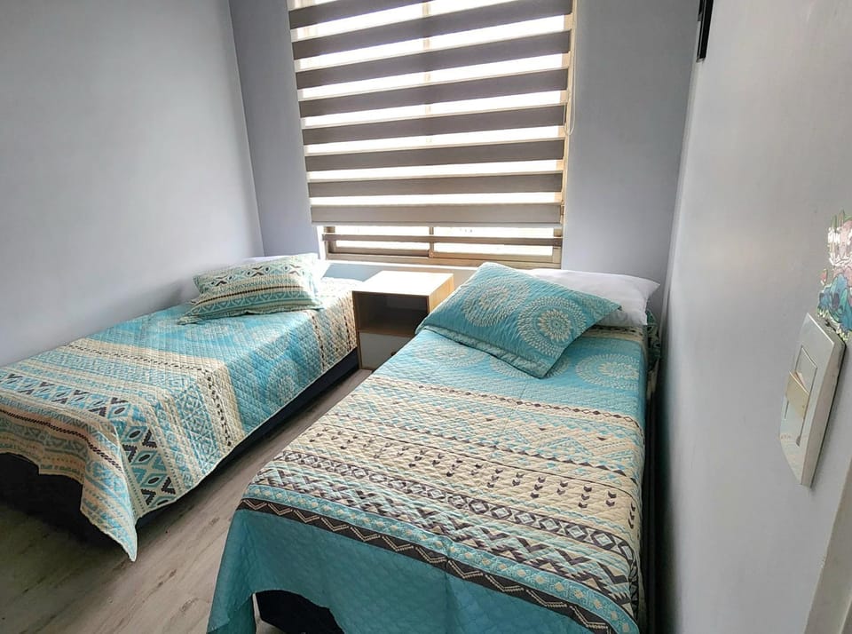 Depto equipado para 5 personas aceptamos mascota con hermosa vista y buena ubicacion cercano a supermercado playa locales de comida Apartment in Coquimbo