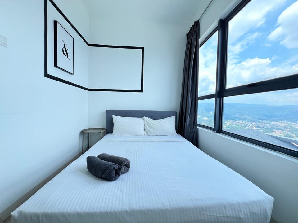 Photo of the whole room, Bedroom, Sea view, towels