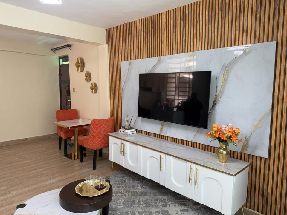 Living room, Seating area, Evening entertainment
