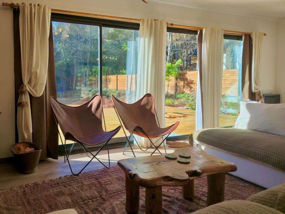 Patio, Day, Garden, Living room, Seating area, Dining area, Garden view