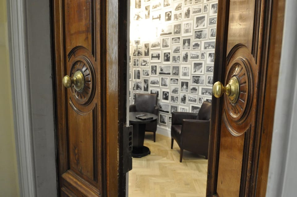 Facade/entrance, Internal: Not applicable to any particular room