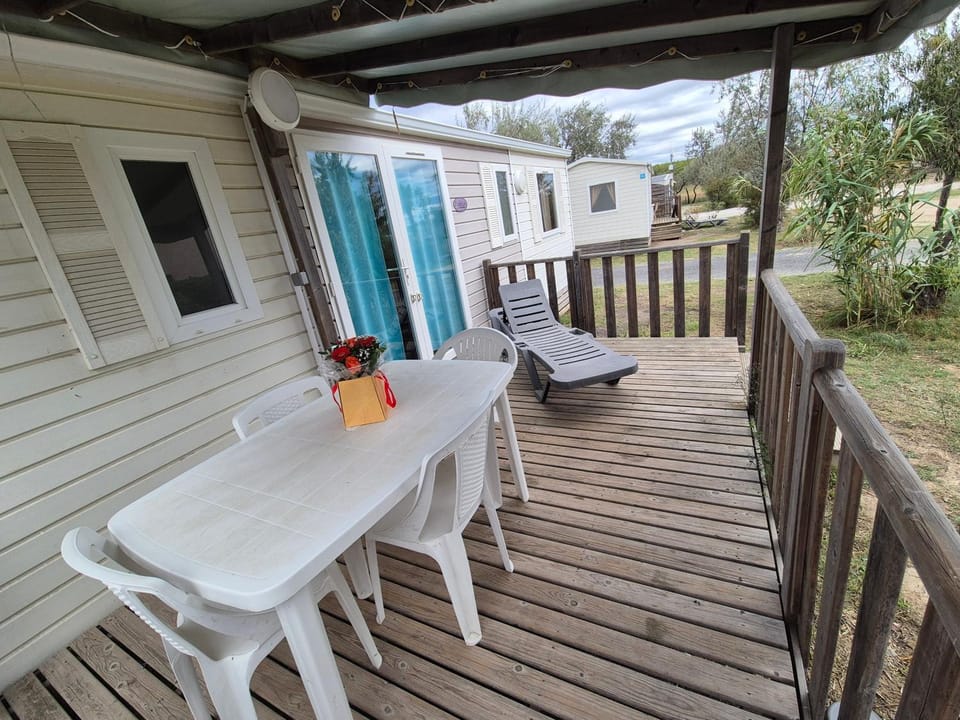 camping paradis soleil d'oc Campground/ 
RV Resort in Gruissan