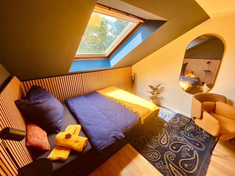 Bed, Photo of the whole room, Bedroom