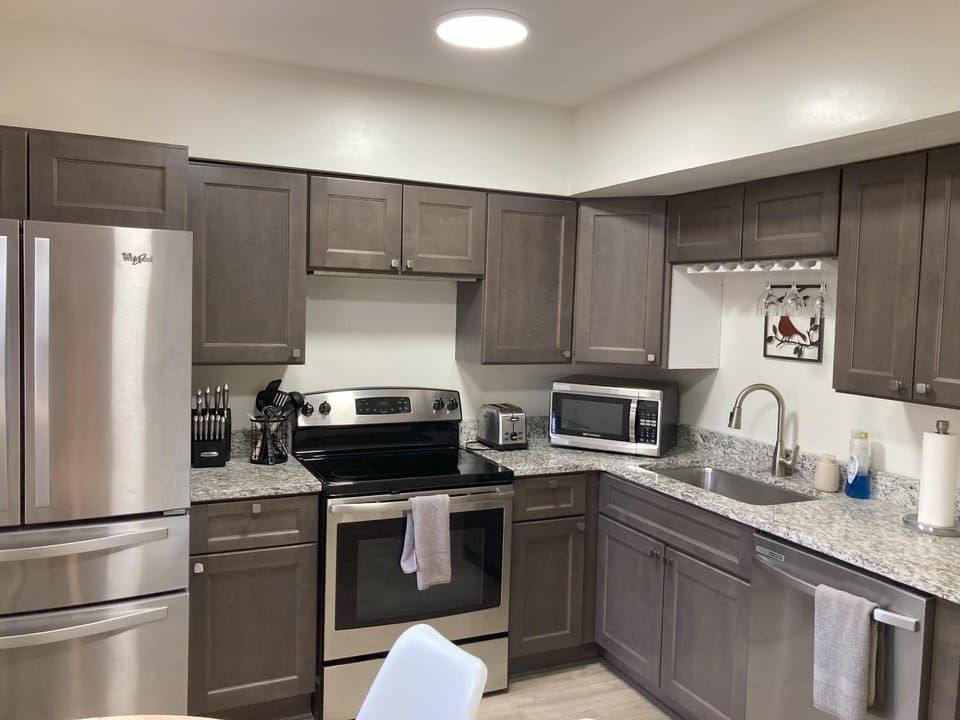 Coffee/tea facilities, Kitchen or kitchenette, dishwasher