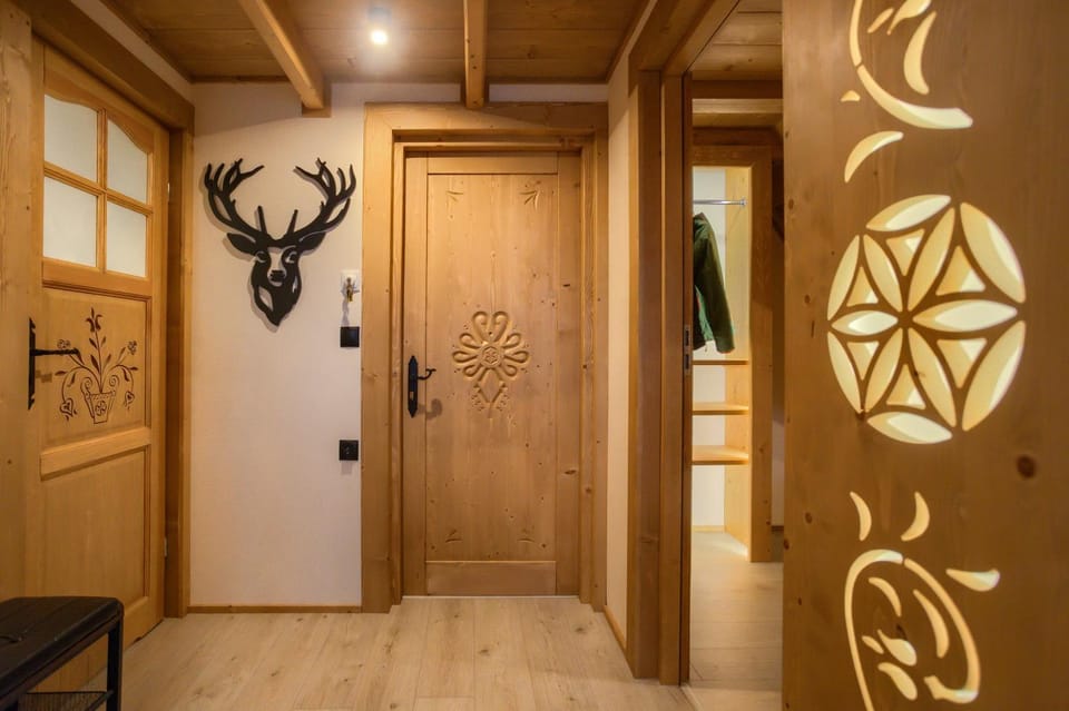 Bathroom, Decorative detail, Bedroom