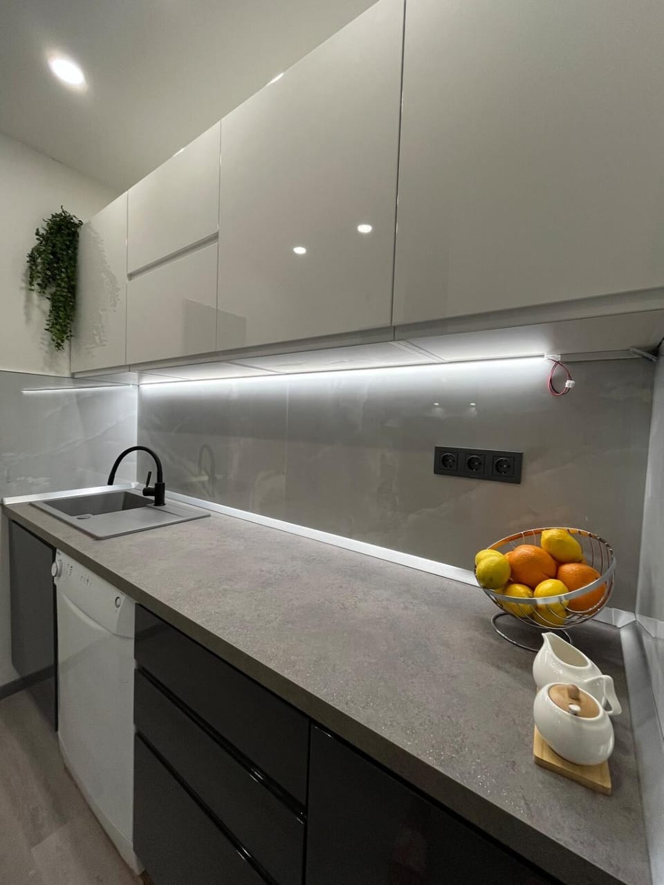 Kitchen or kitchenette, Food and drinks