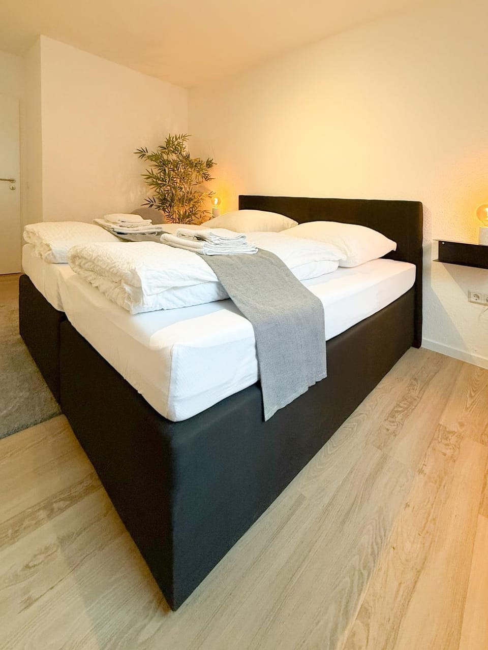 Bed, Photo of the whole room, Bedroom, towels