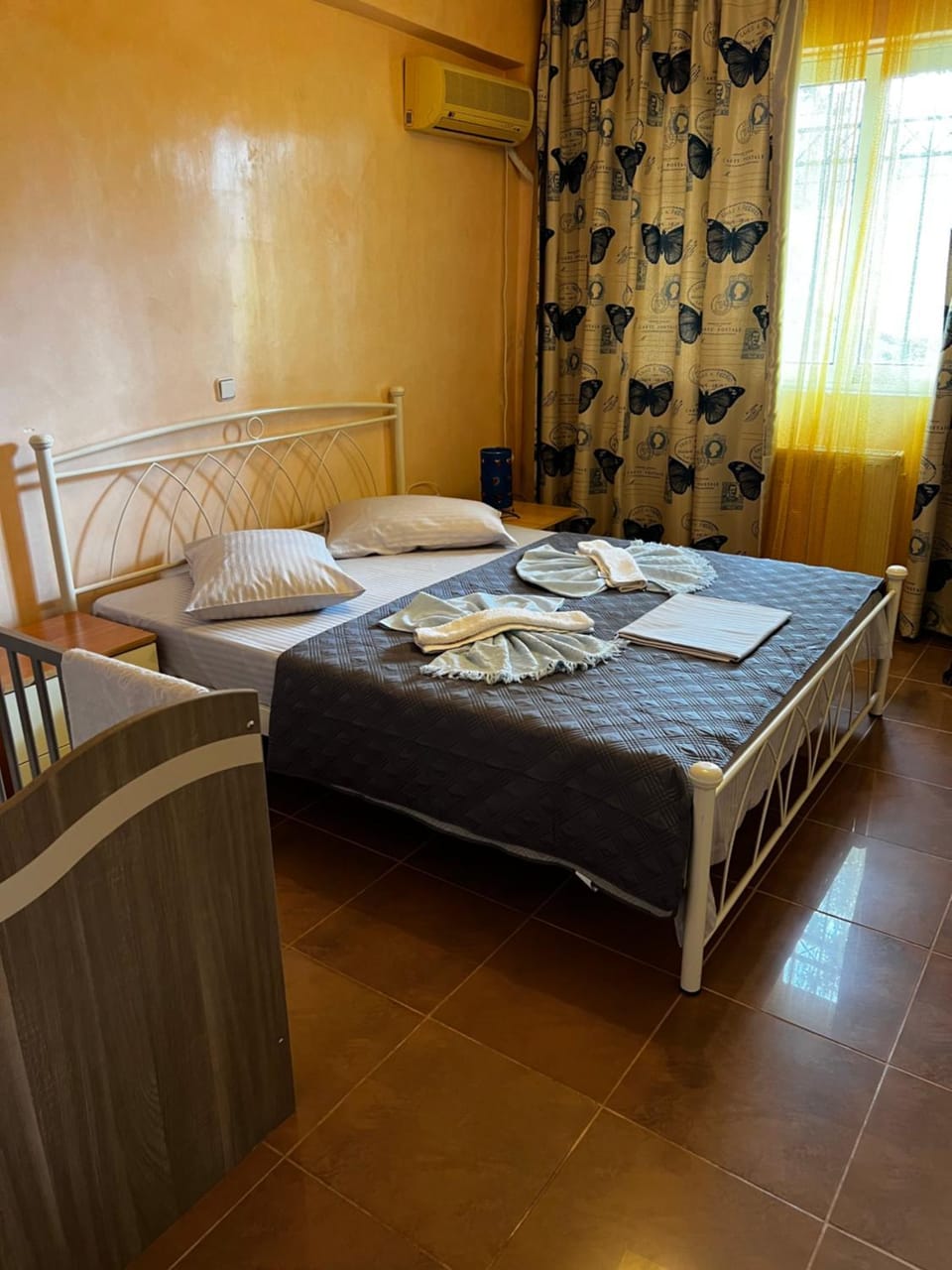 Property building, Bed