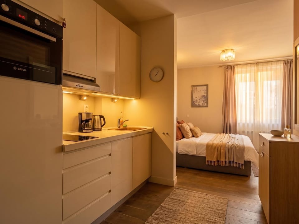 Bed, Kitchen or kitchenette, oven, stove