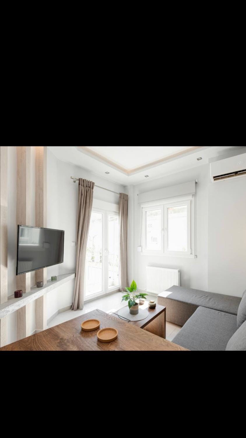 Center at Al Svolou str -50 sqm - 3 p - 2 balconies -2 Tvs - Optical fiber - Washine machine - Fully equipped kitchen - 8th floor Apartment in Thessaloniki