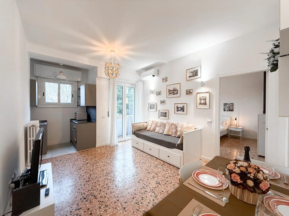 TV and multimedia, Living room, Dining area