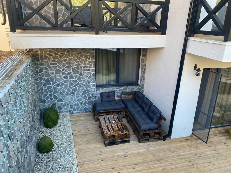 Patio, Balcony/Terrace, Seating area