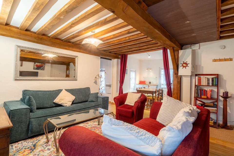 Bed, Library, Living room, Seating area