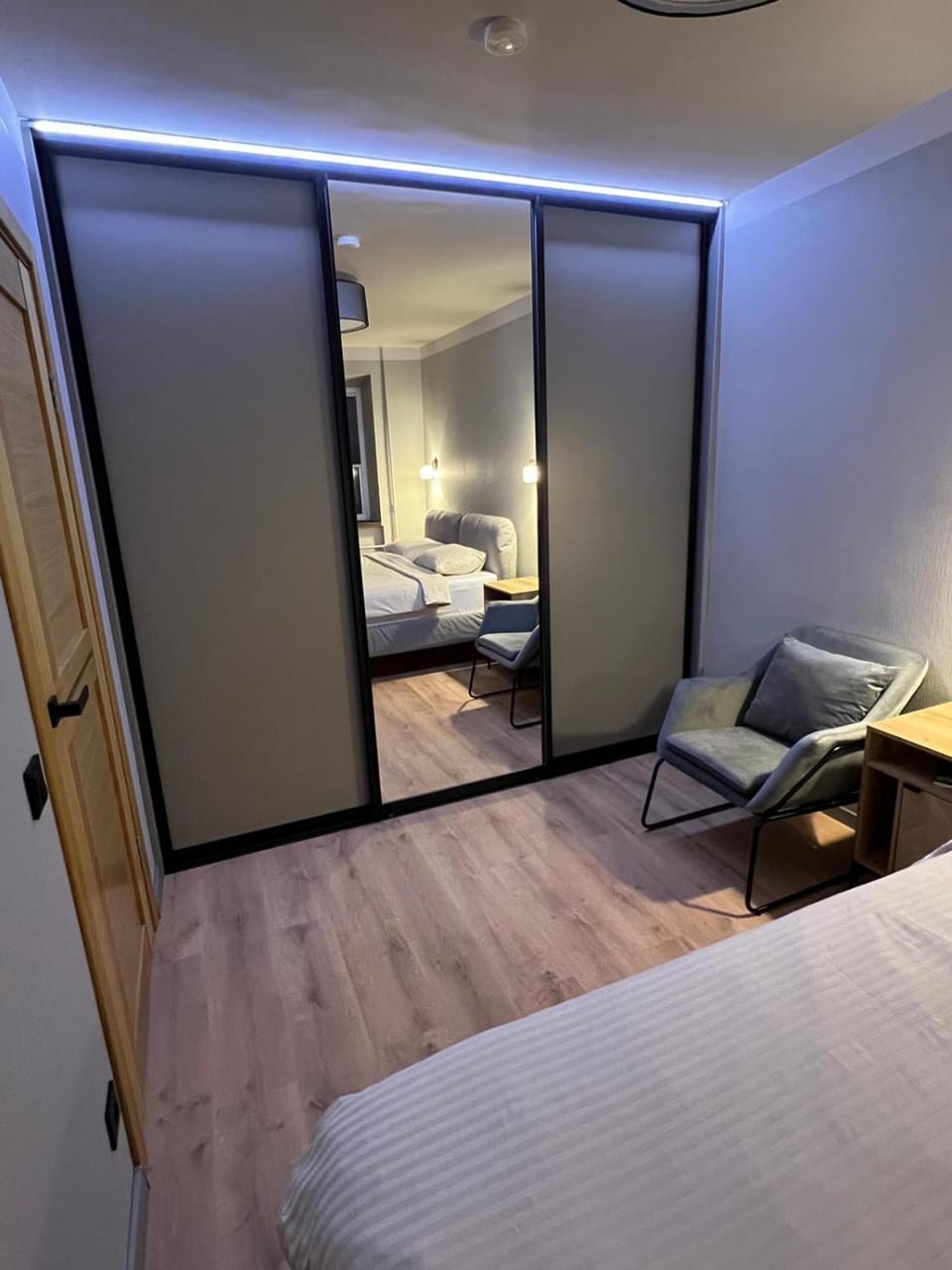 Bedroom, wardrobe