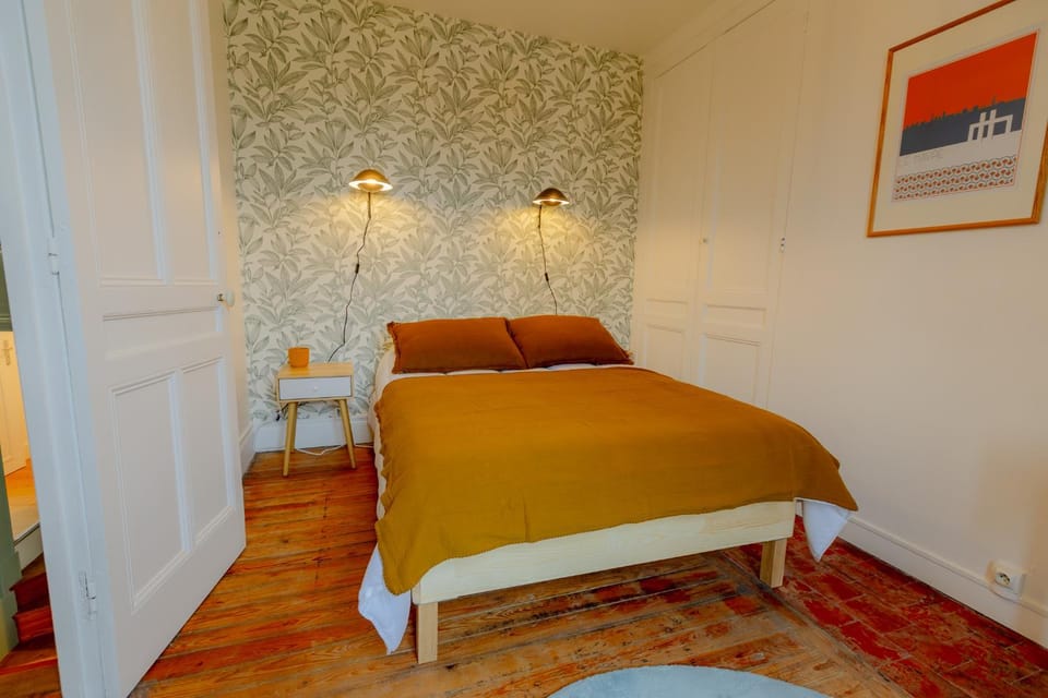 Bed, Photo of the whole room, Bedroom, storage