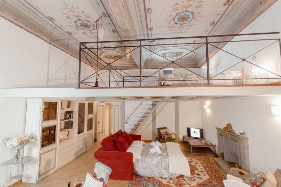 Communal lounge/ TV room, TV and multimedia, Living room, Seating area, Evening entertainment