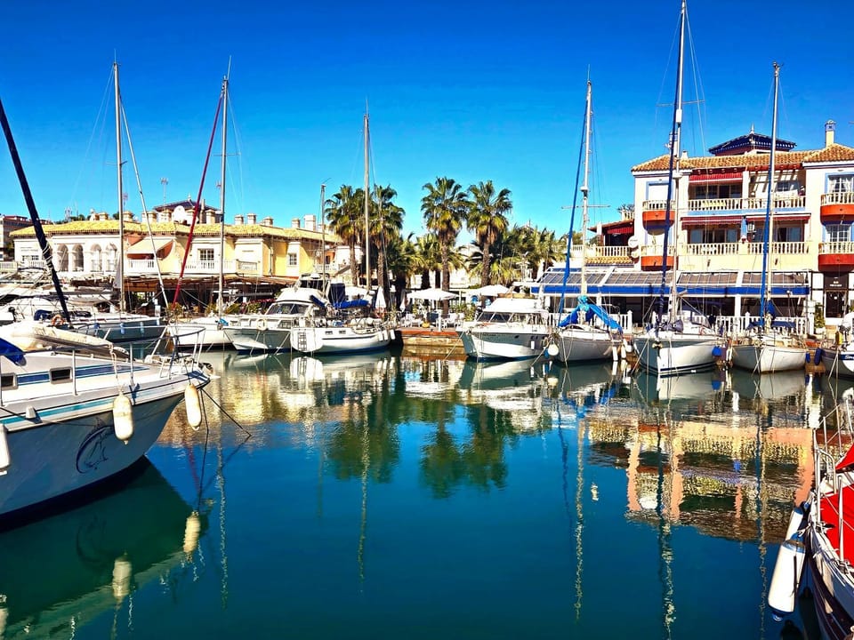 Restaurant/places to eat, Natural landscape, Activities, Lounge or bar, Sea view