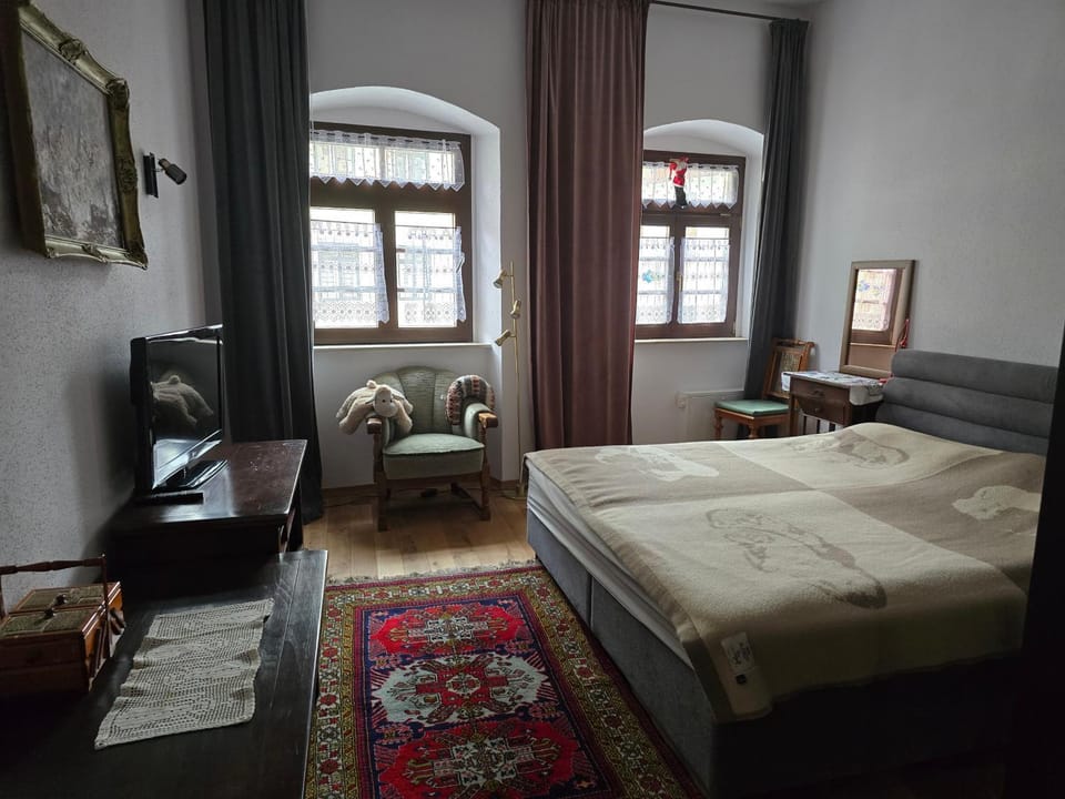 Seating area, Bedroom