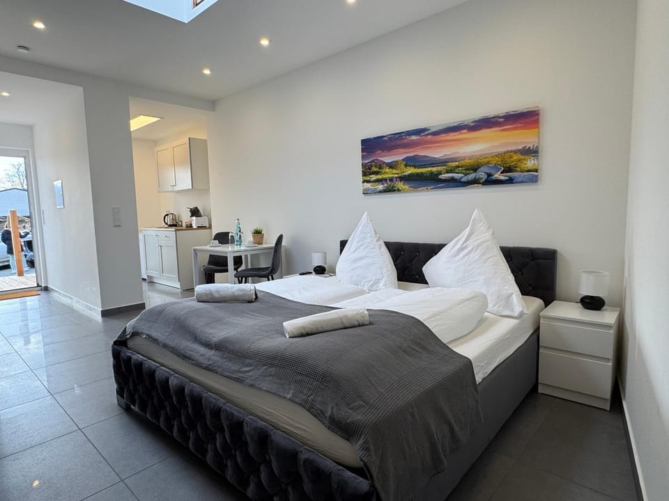 Bed, Living room, Photo of the whole room, Bedroom