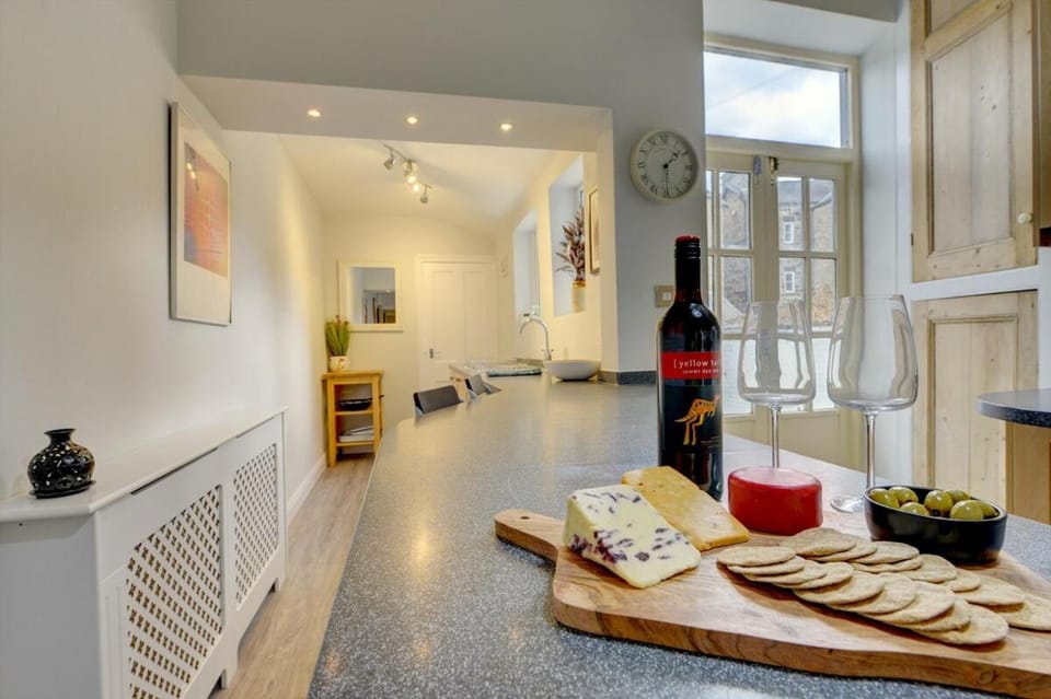 Cool 2 bedroom Apartment HG1 Free parking Apartment in Harrogate