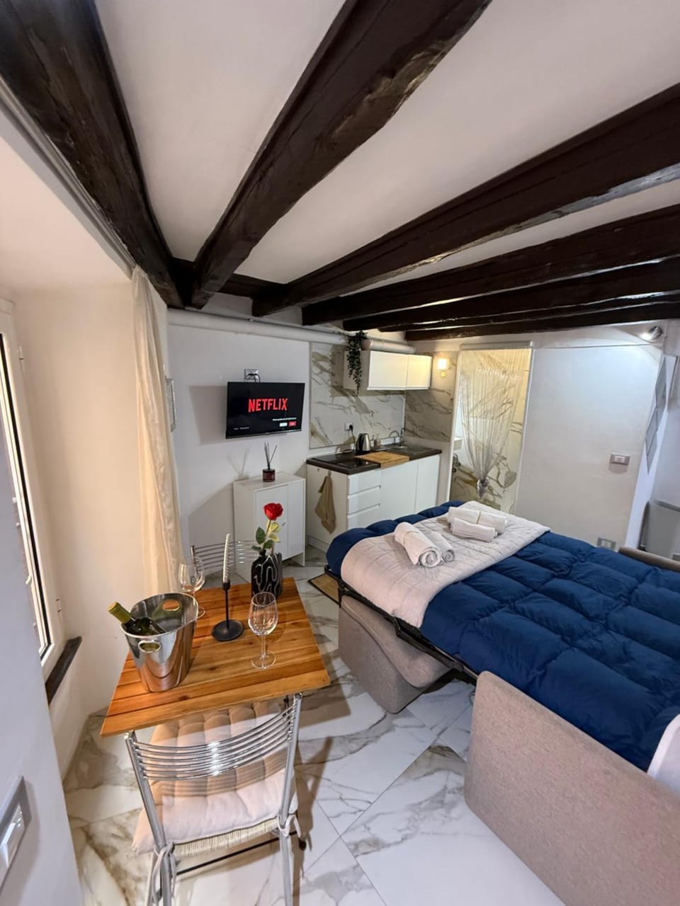 TV and multimedia, Kitchen or kitchenette