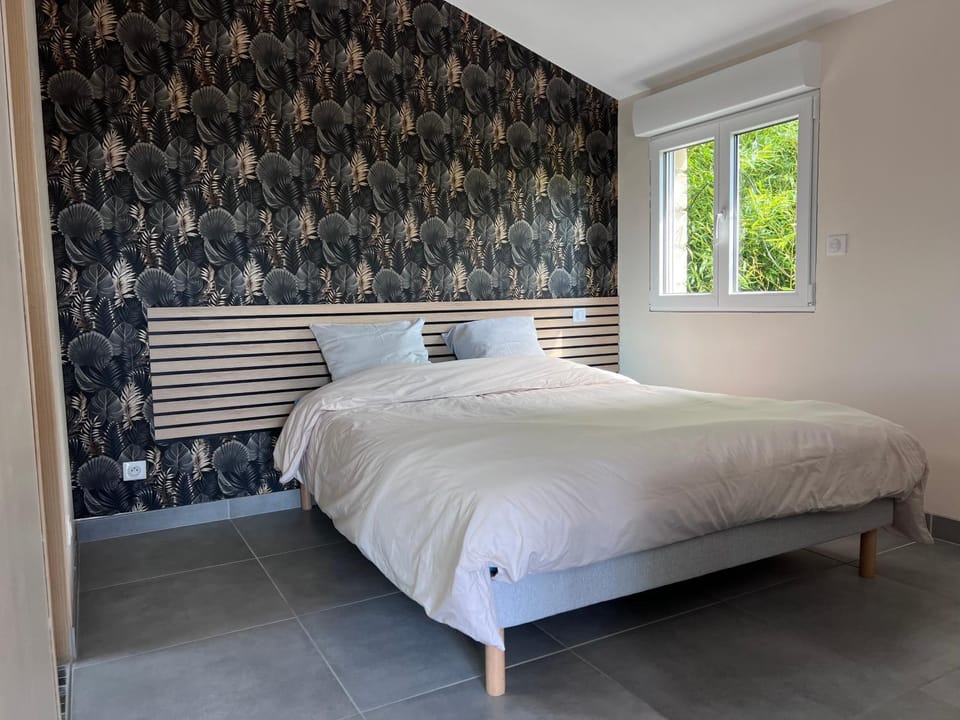 Bed, Photo of the whole room