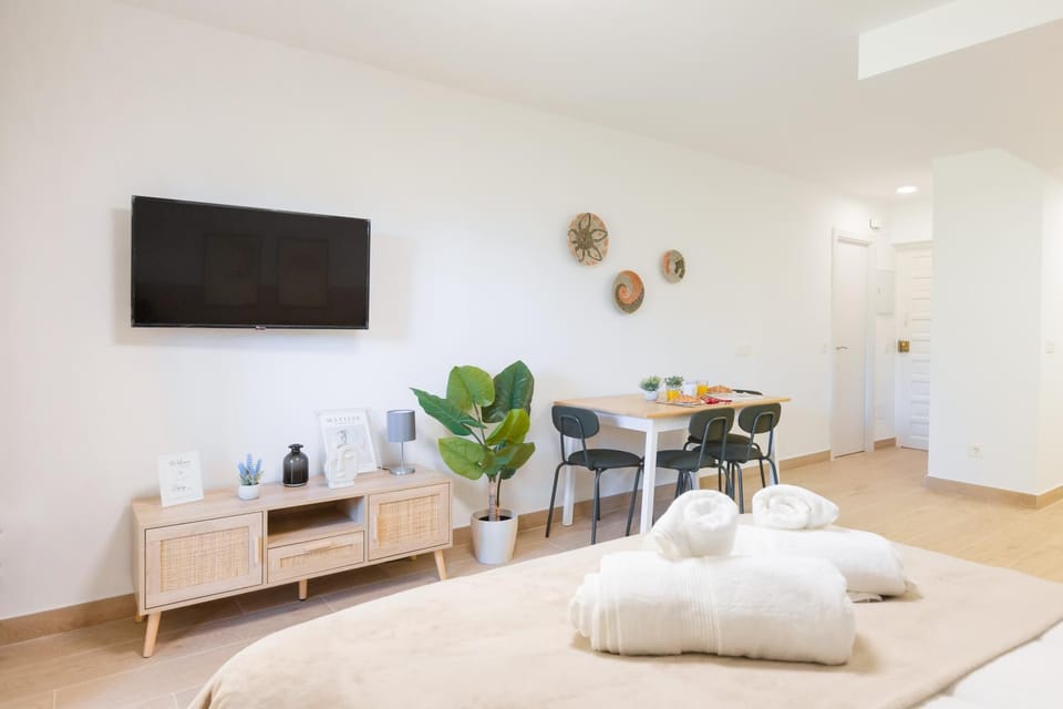 TV and multimedia, Dining area
