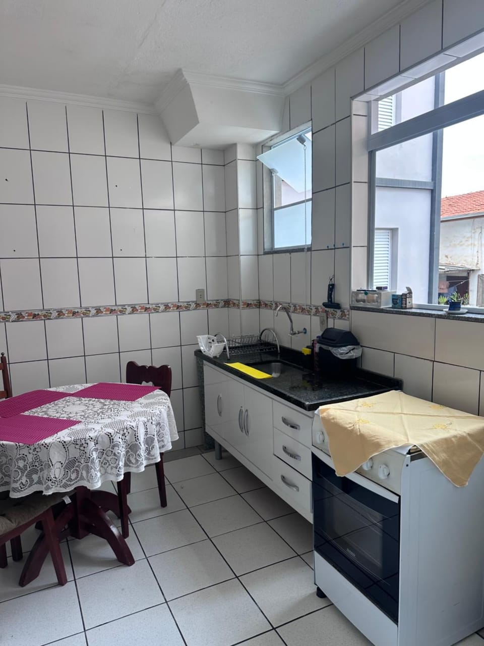 Apto no centro com garagem e wifi Apartment in Serra Negra