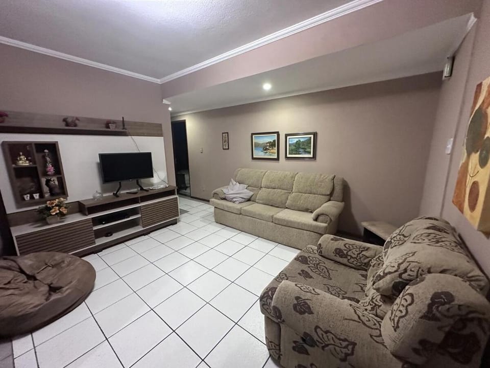 Apto no centro com garagem e wifi Apartment in Serra Negra