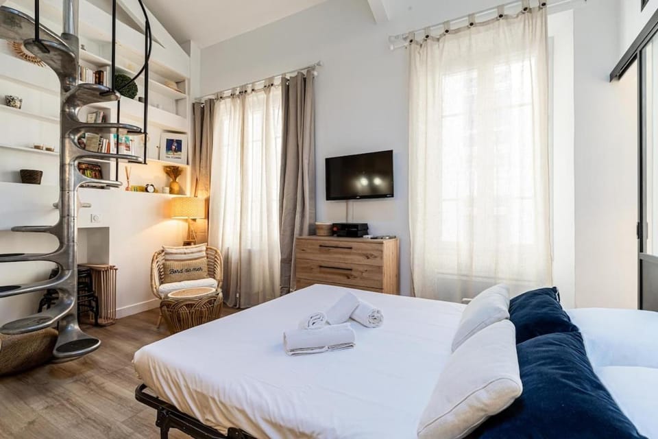 13 ANDRE2 - Very nice duplex apartment, 100m from La Croisette and beaches Apartment in Cannes