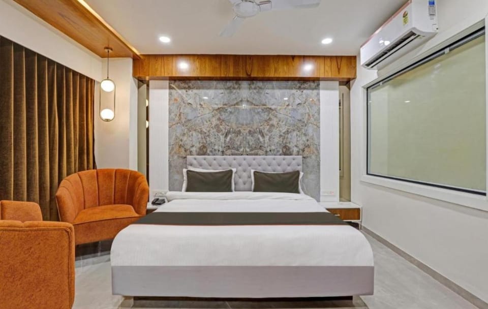 Hotel Golden Gate - Boutique Property in central vrindavan Bed and Breakfast in Uttar Pradesh