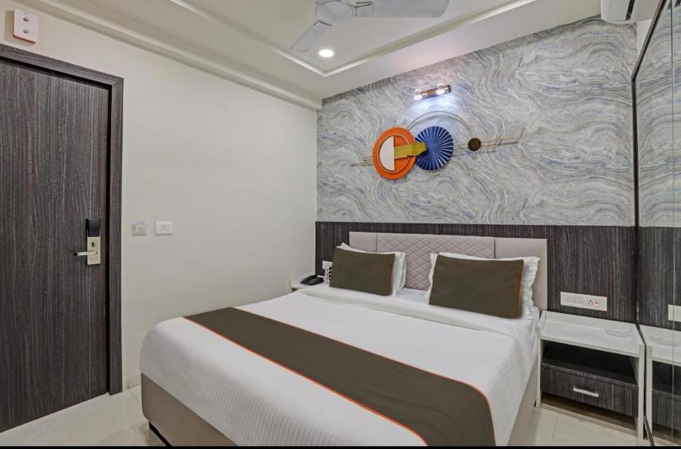 Hotel Golden Gate - Boutique Property in central vrindavan Bed and Breakfast in Uttar Pradesh