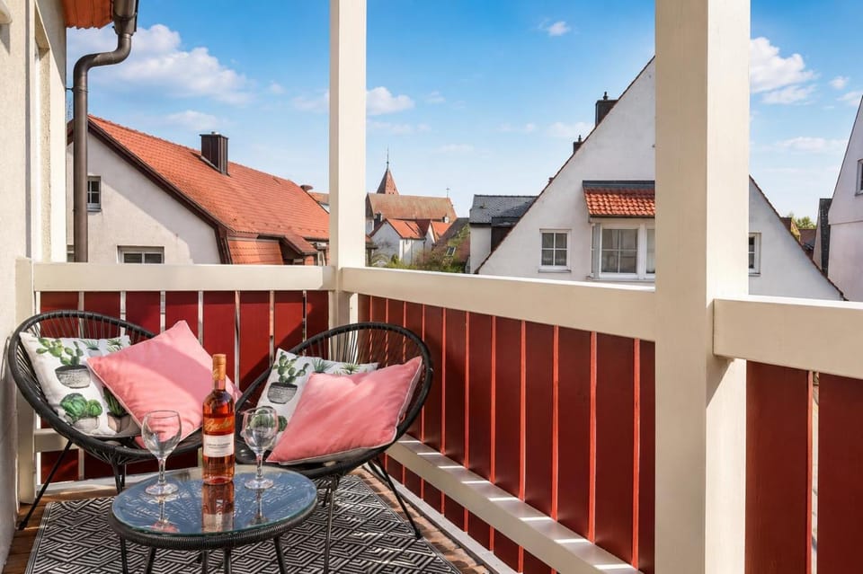 View (from property/room), Balcony/Terrace, Seating area