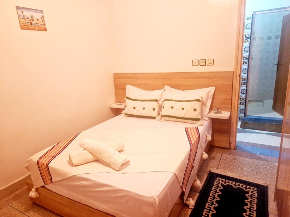 Bedroom, towels